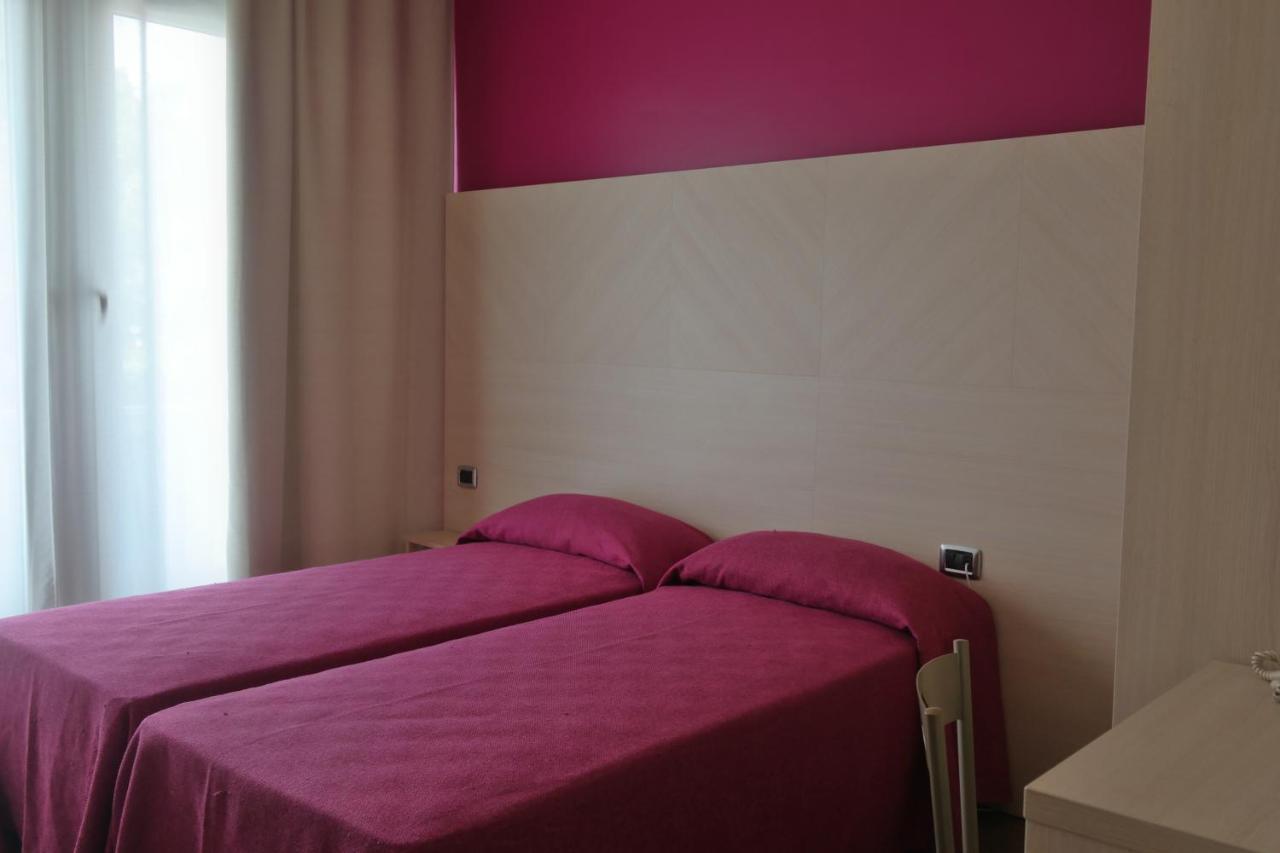 סטרה Hotel Paradiso מראה חיצוני תמונה