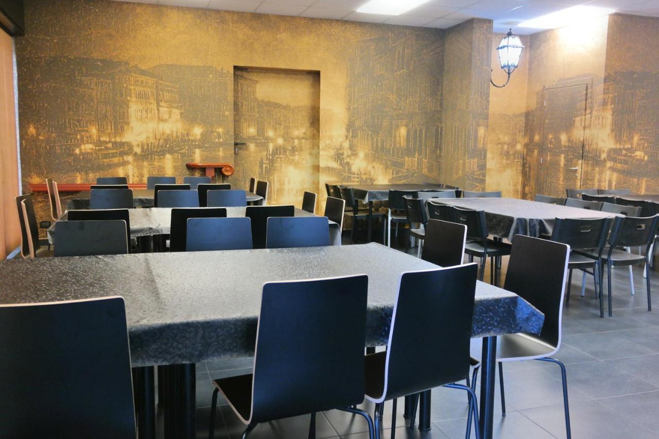סטרה Hotel Paradiso מראה חיצוני תמונה
